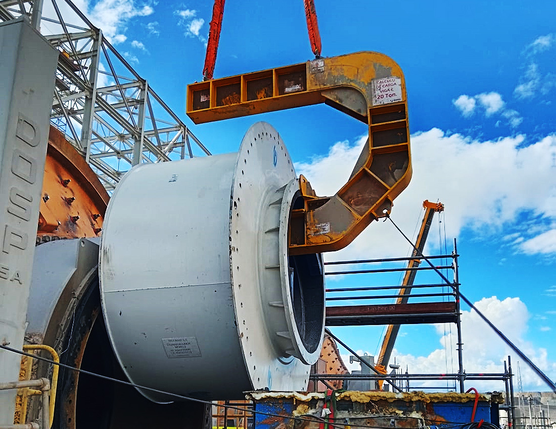 Cambio del trunnion liner del molino